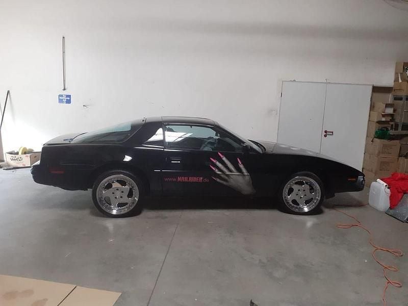 Grau Gebraucht 1989 Pontiac Firebird | 7.800 € - Bild 1/4