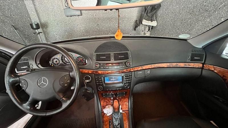 Gebraucht Mercedes E320 Elegance 224 PS (164 kW) 2002 Silber Limousine