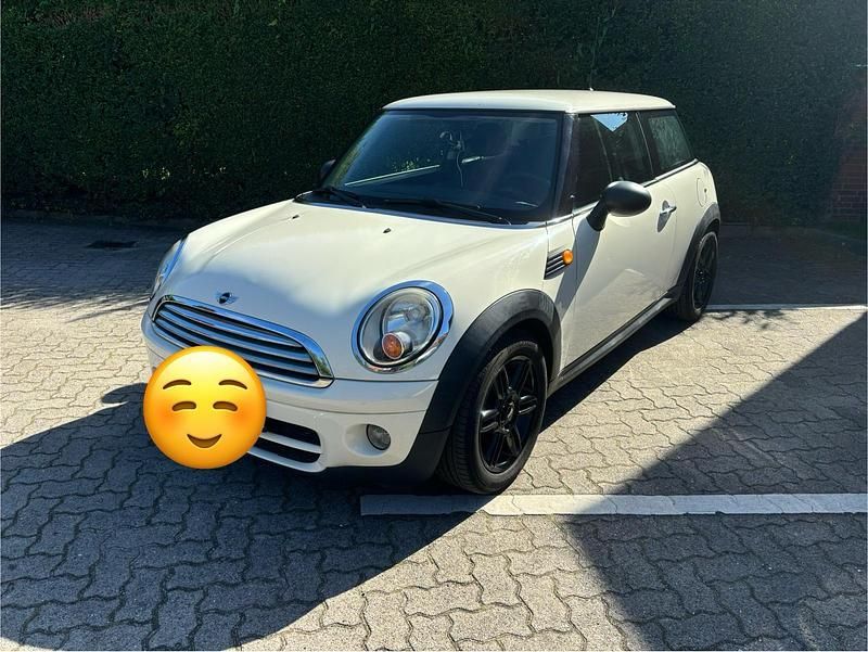 Weiß Gebraucht 2010 Mini Cooper Kleinwagen | 3.499 € (Fairer Preis) - Bild 1/4