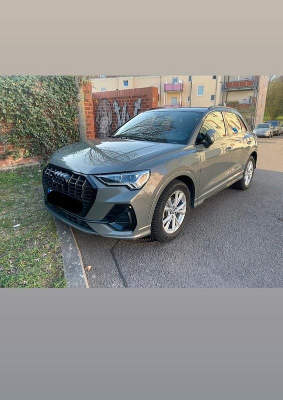 Grau Gebraucht 2019 Audi Q3 Ambiente SUV | 25.000 € (Fairer Preis) - Bild 1/4
