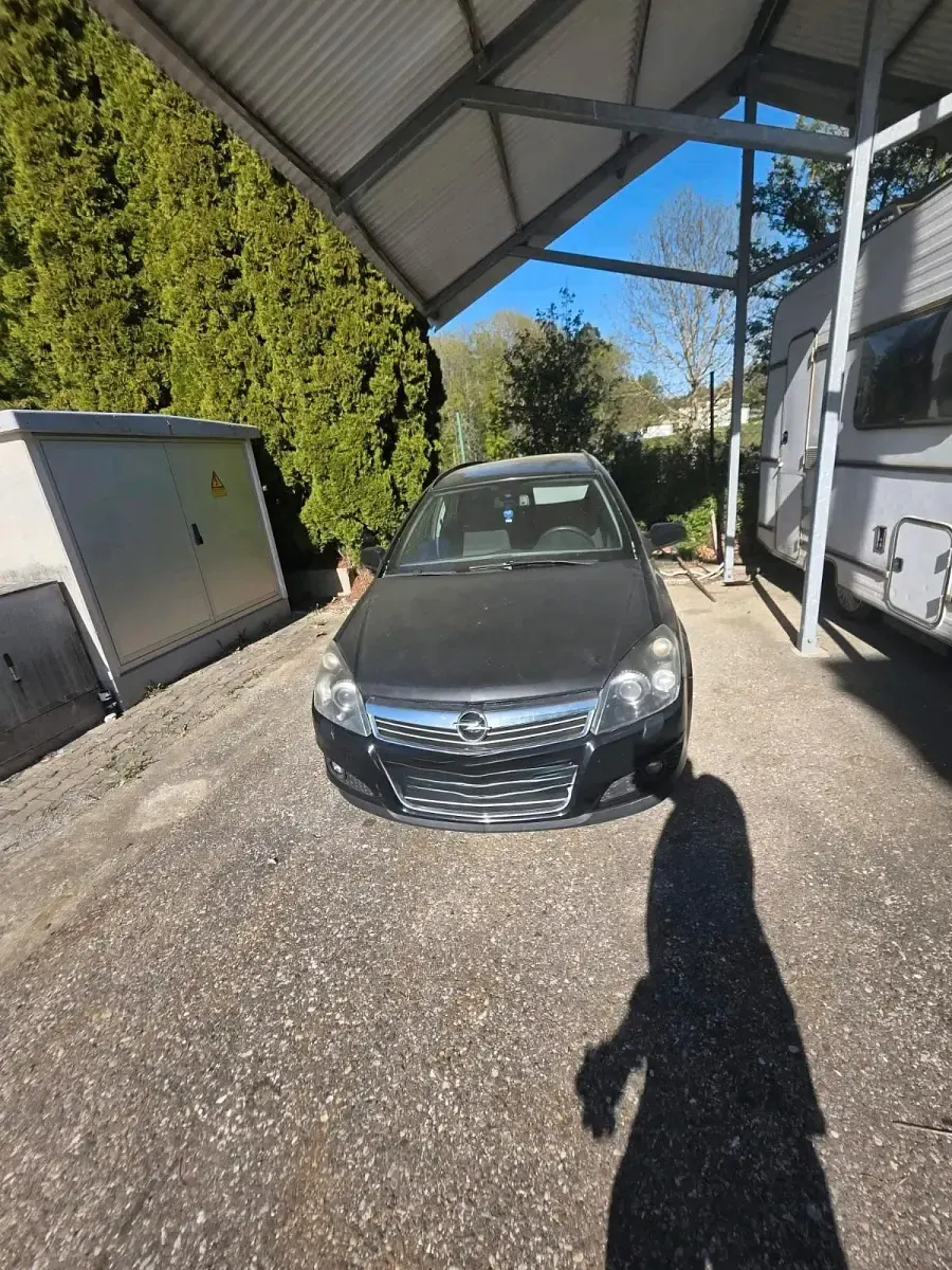 Gebraucht Opel Astra 102 PS (75 kW) 2007 Schwarz Kombi