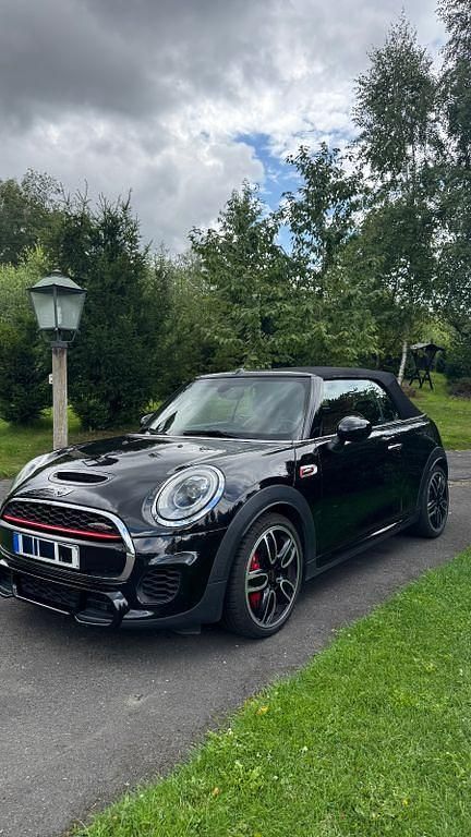 Schwarz Gebraucht 2018 Mini John Cooper Works Kleinwagen | 22.900 € (Fairer Preis) - Bild 1/4