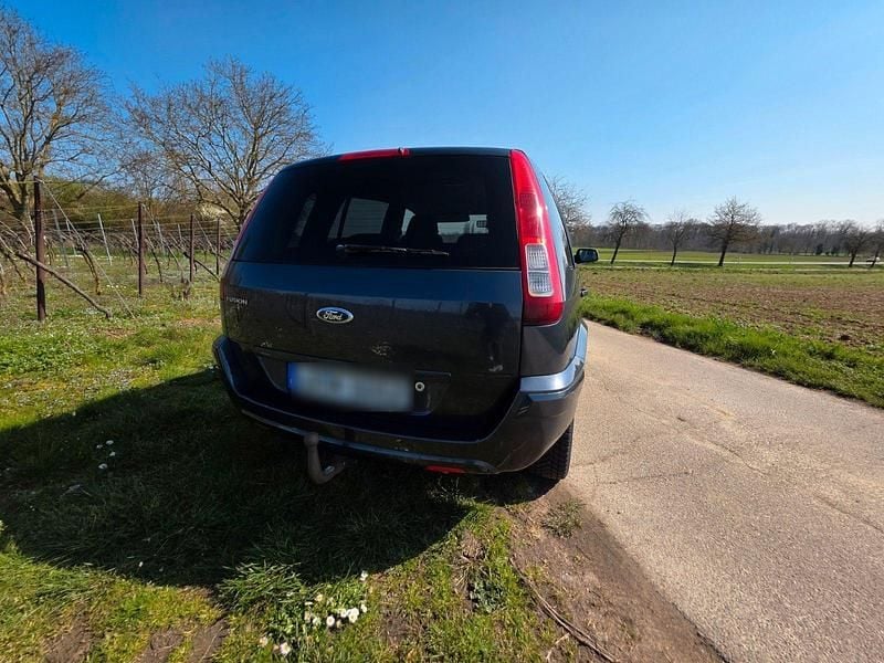 Gebraucht Ford Fusion 80 PS (58 kW) 2010 Kleinwagen