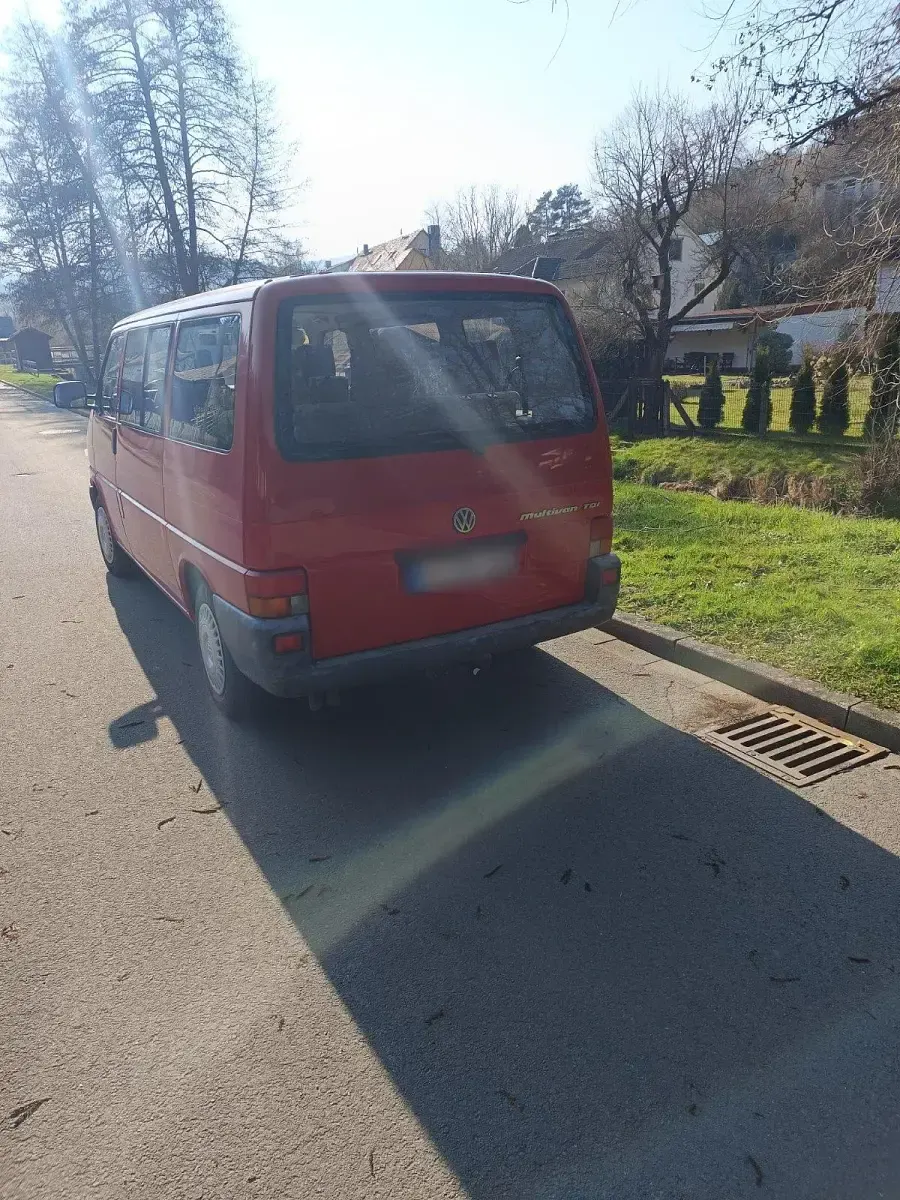 Gebraucht VW Multivan 150 PS (110 kW) 1997 Rot Van / Kleinbus