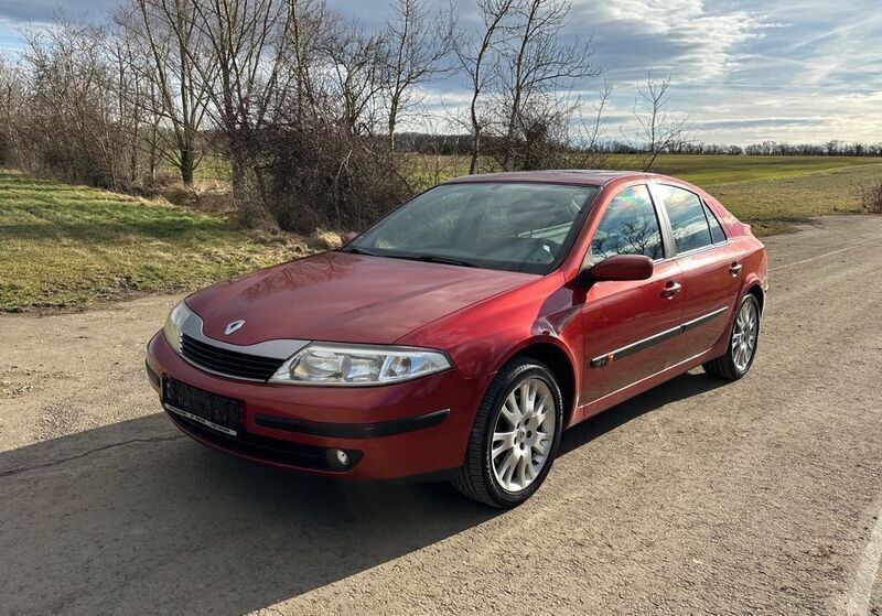 Rot Gebraucht 2002 Renault Laguna II Dynamique Limousine | 2.490 € (Teuer) - Bild 1/4