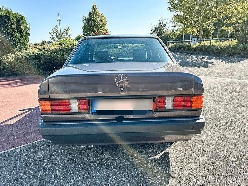 Gebraucht Mercedes 190 118 PS (86 kW) 1991 Braun Limousine
