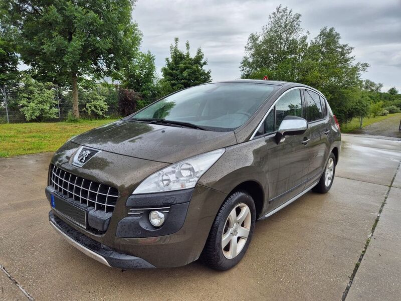 Braun Gebraucht 2009 Peugeot 3008 Platinum Limousine | 3.999 € (Guter Preis) - Bild 1/4