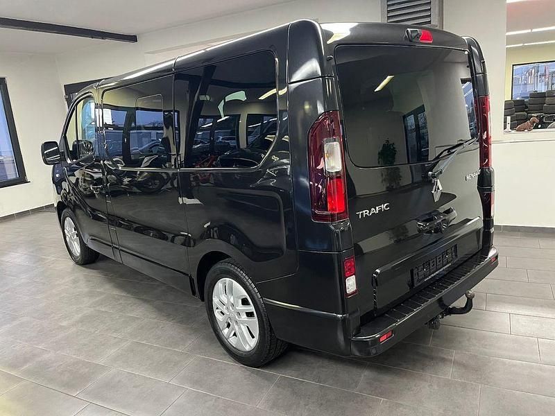 Gebraucht Renault Trafic 145 PS (106 kW) 2021 Schwarz Van / Kleinbus