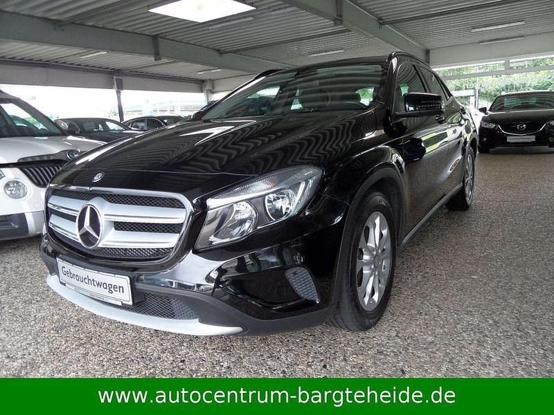 Gebraucht Mercedes GLA200 Style 156 PS (114 kW) 2014 Schwarz SUV