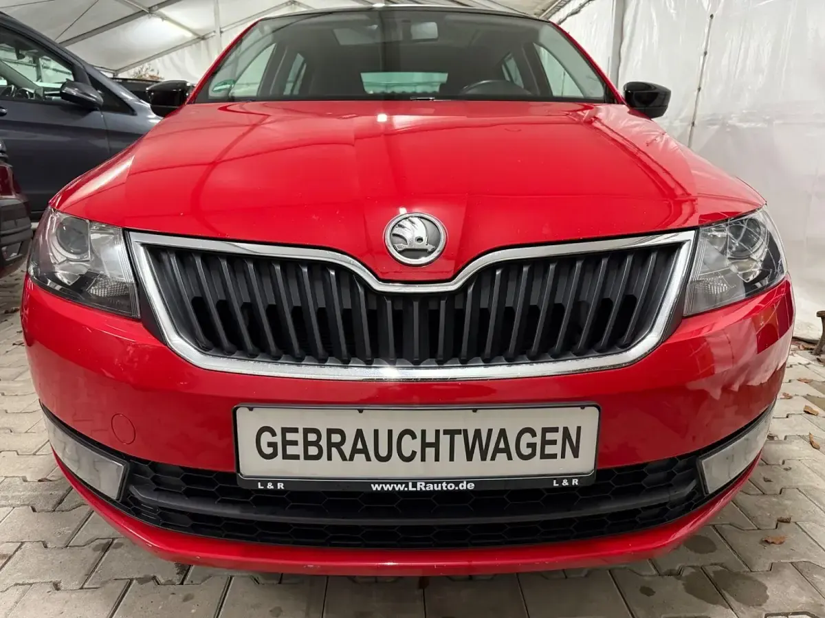 Gebraucht Skoda Rapid Style 105 PS (77 kW) 2014 Rot Kleinwagen