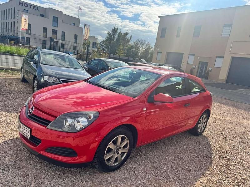 Rot Gebraucht 2005 Opel Astra GTC Basis Coupé | 2.999 € (Fairer Preis) - Bild 1/4