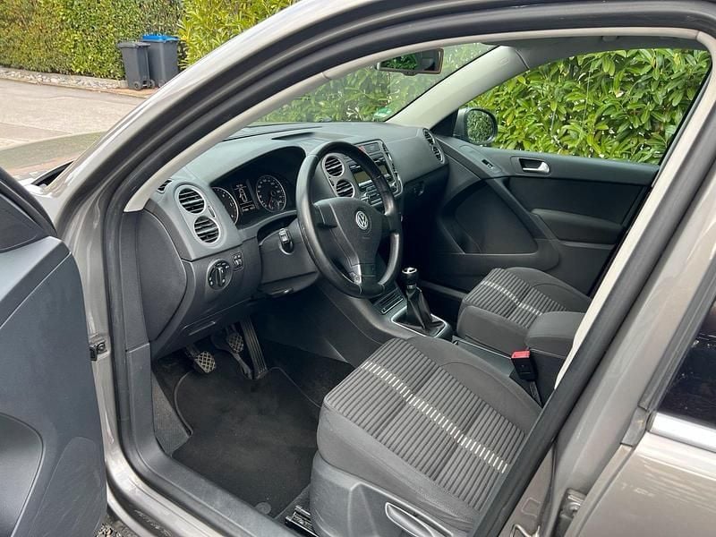 Gebraucht VW Tiguan 170 PS (125 kW) 2010 Grau SUV