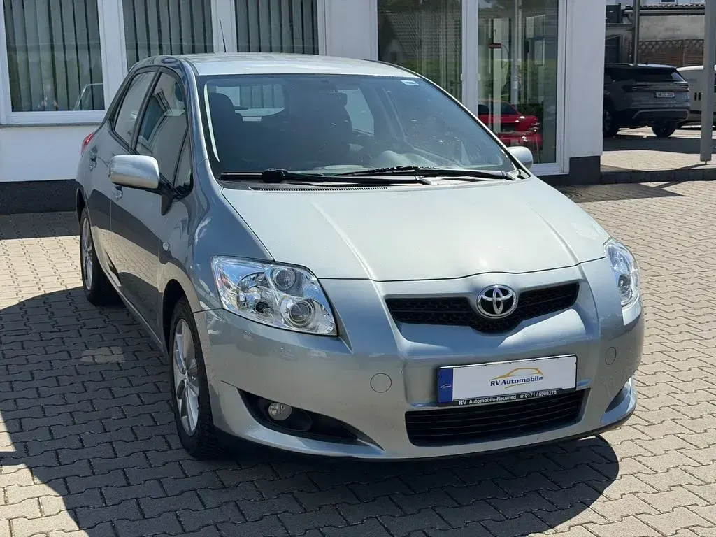 Gebraucht Toyota Auris Team 124 PS (91 kW) 2008 Silber Kleinwagen