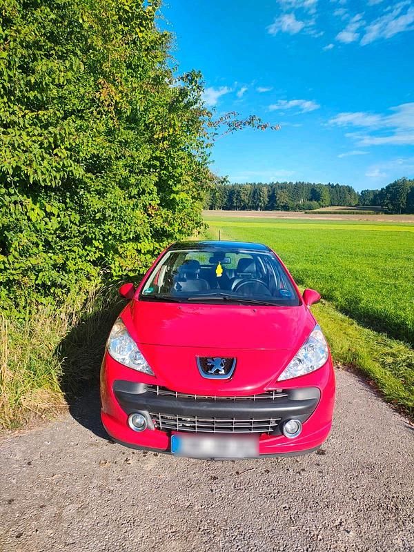 Rot Gebraucht 2006 Peugeot 207 Limousine | 2.777 € (Etwas zu teuer) - Bild 1/4