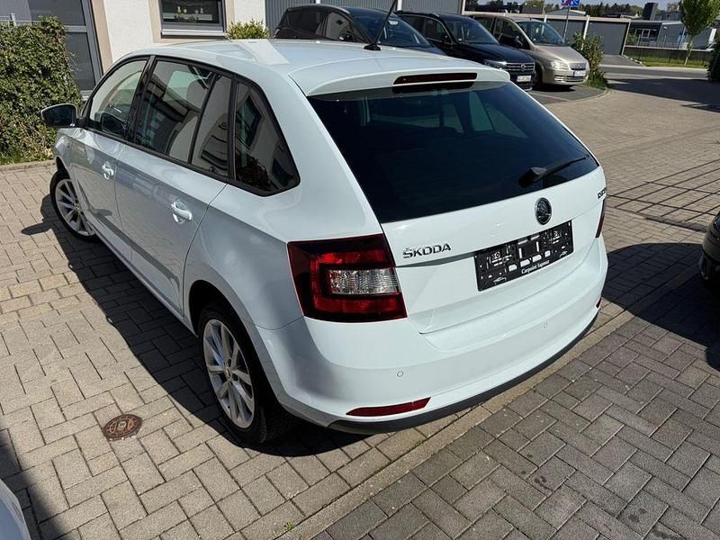 Gebraucht Skoda Rapid Clever 95 PS (69 kW) 2019 Weiß Kleinwagen
