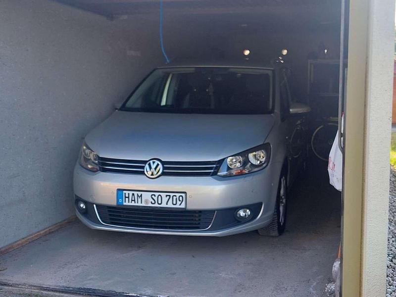Silber Gebraucht 2013 VW Touran Life Van / Kleinbus | 8.000 € (Etwas zu teuer) - Bild 1/4