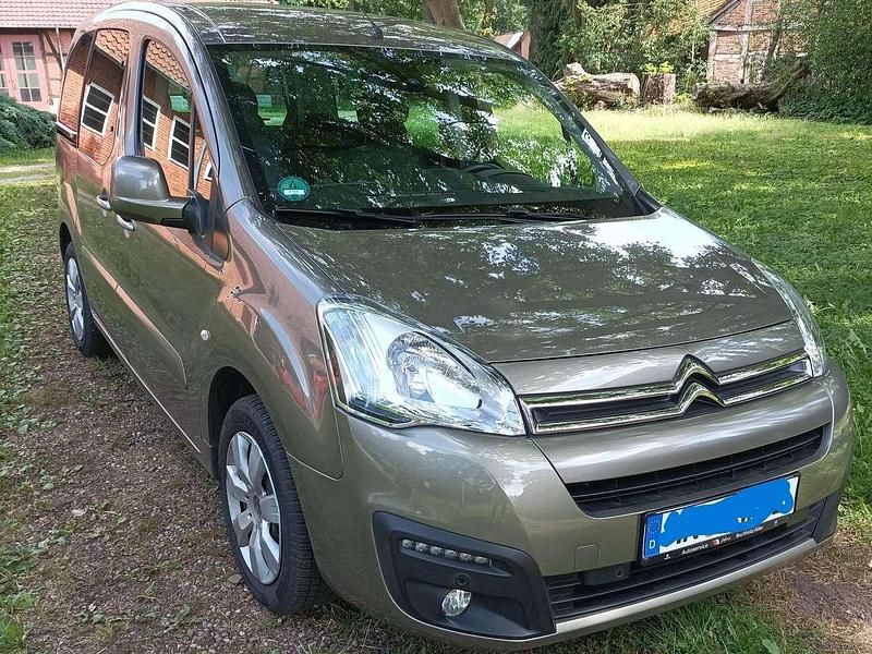 Gebraucht 2017 Citroën Berlingo SELECTION Van / Kleinbus | 8.950 € (Fairer Preis) - Bild 1/4