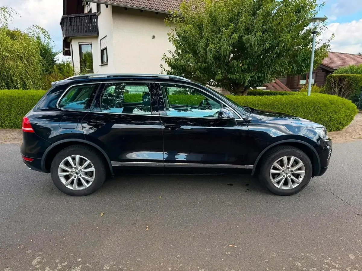 Gebraucht VW Touareg 240 PS (176 kW) 2011 Schwarz SUV