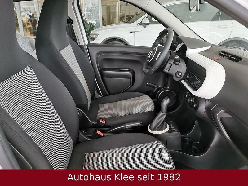 Gebraucht Renault Twingo Life 69 PS (50 kW) 2016 Weiß Kleinwagen