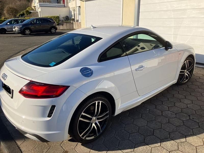 Gebraucht Audi TT S-Line 197 PS (144 kW) 2022 Weiß Coupé