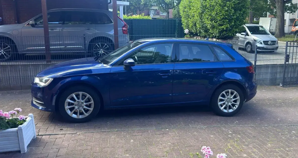 Gebraucht Audi A3 Ambiente 110 PS (80 kW) 2015 Blau Limousine
