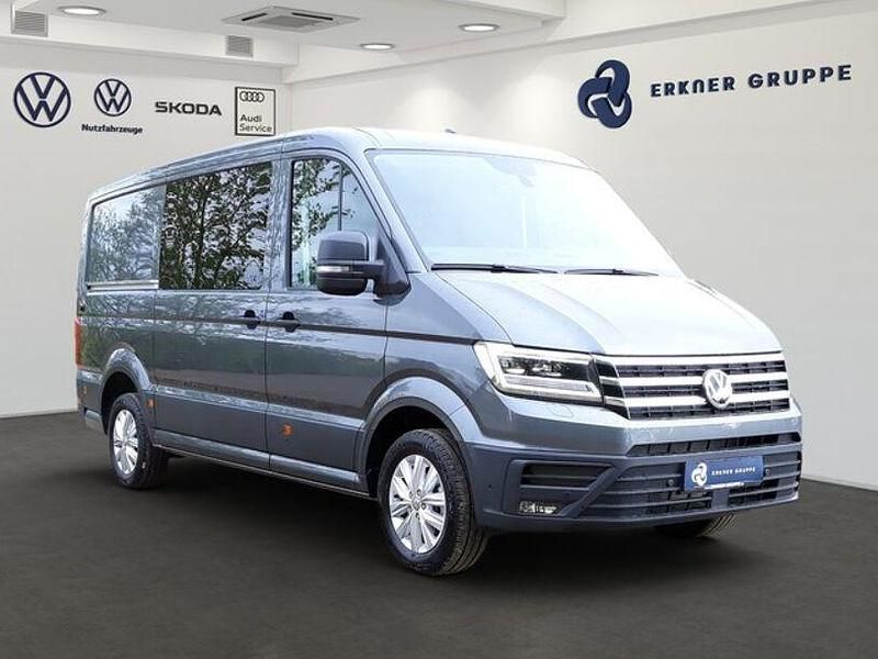 Gebraucht VW Crafter 177 PS (130 kW) 2024 Grau Van
