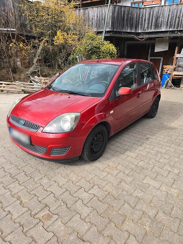 Gebraucht Ford Fiesta 80 PS (58 kW) 2008 Rot Kleinwagen