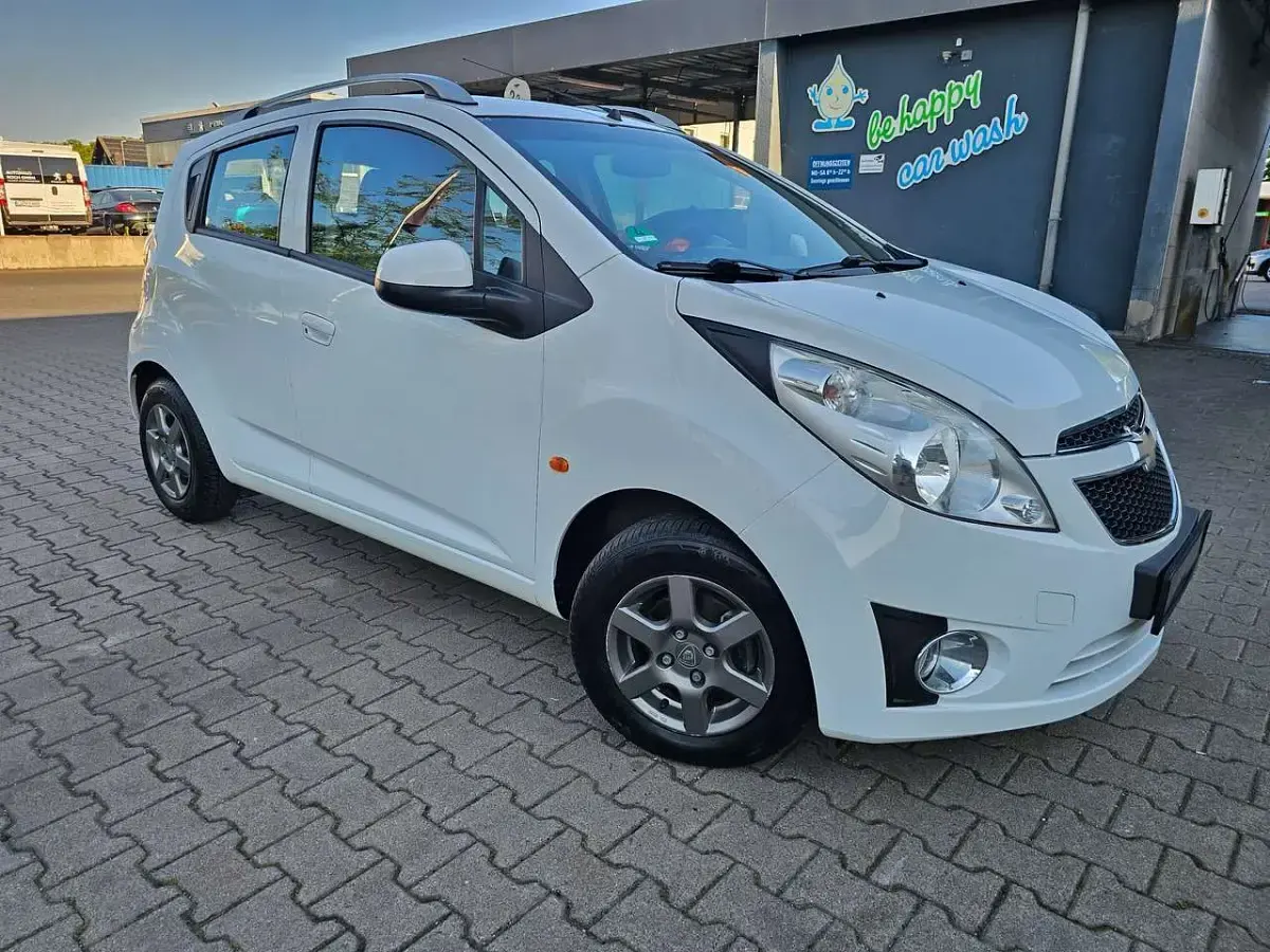 Gebraucht Chevrolet Spark LS 82 PS (60 kW) 2010 Weiß Kleinwagen