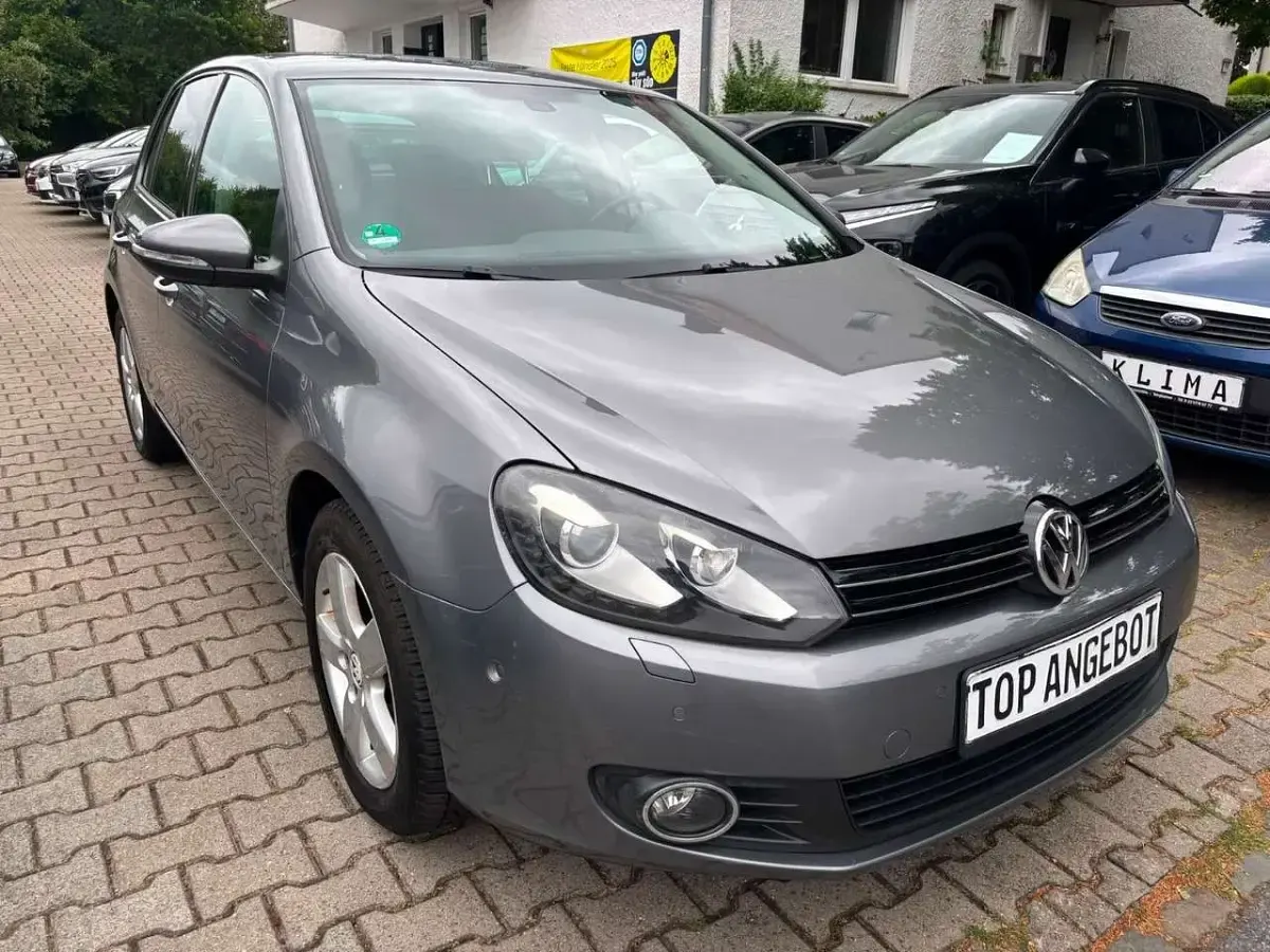 Gebraucht VW Golf VI Team 105 PS (77 kW) 2010 Grau Kleinwagen