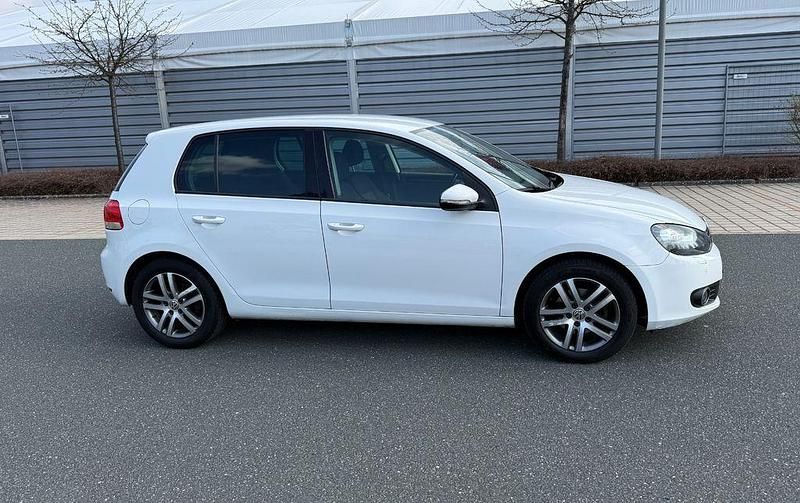 Gebraucht VW Golf VI 80 PS (58 kW) 2009 Weiß Kleinwagen