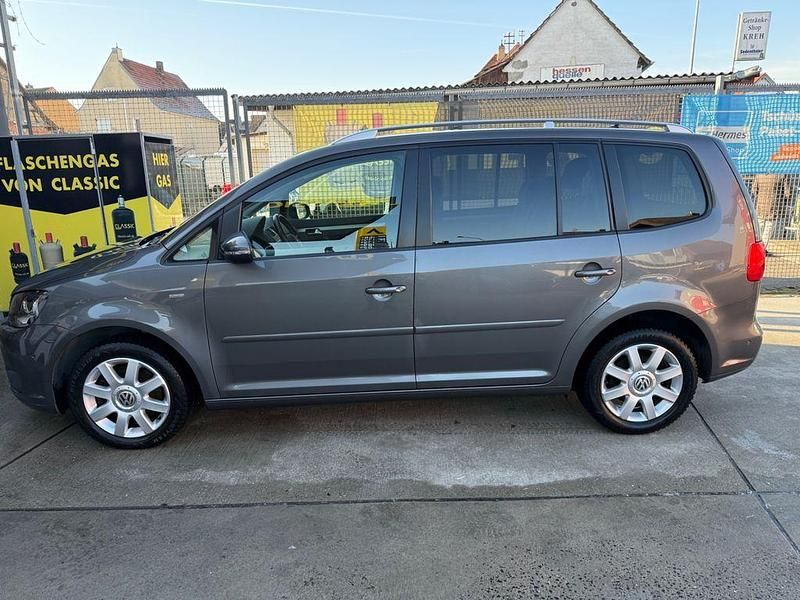 Gebraucht VW Touran Life 140 PS (102 kW) 2013 Grau Van / Kleinbus