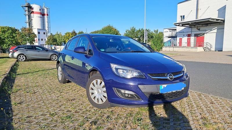 Blau Gebraucht 2014 Opel Astra Edition Limousine | 2.000 € (Superpreis) - Bild 1/4
