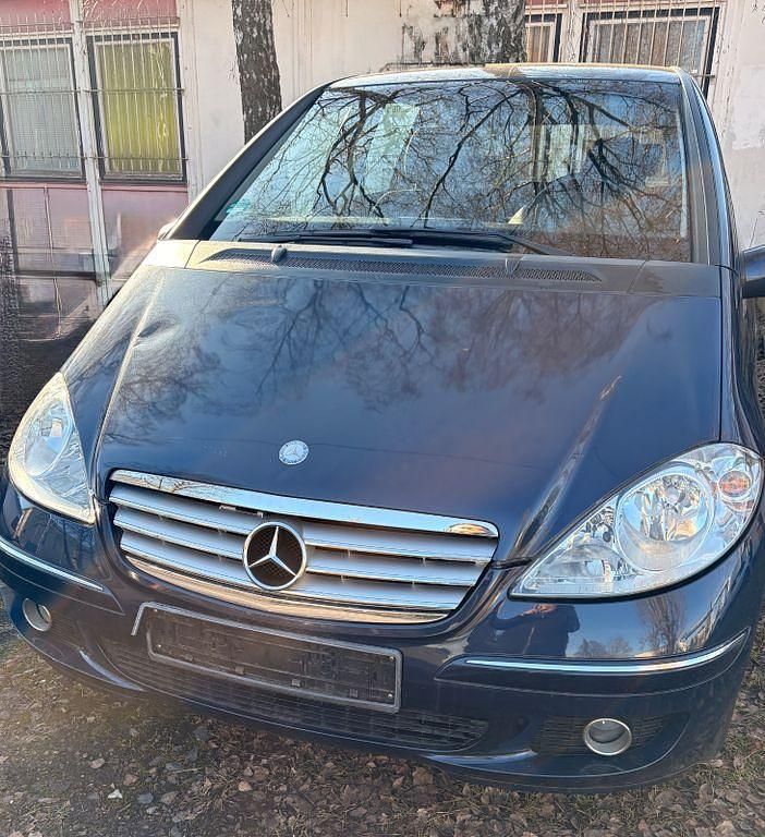 Blau Gebraucht 2004 Mercedes A170 Elegance Van / Kleinbus | 2.500 € (Fairer Preis) - Bild 1/4