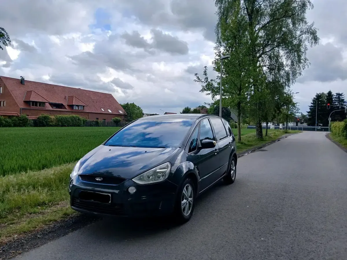 Gebraucht Ford S-MAX Titanium 140 PS (102 kW) 2008 Van / Kleinbus