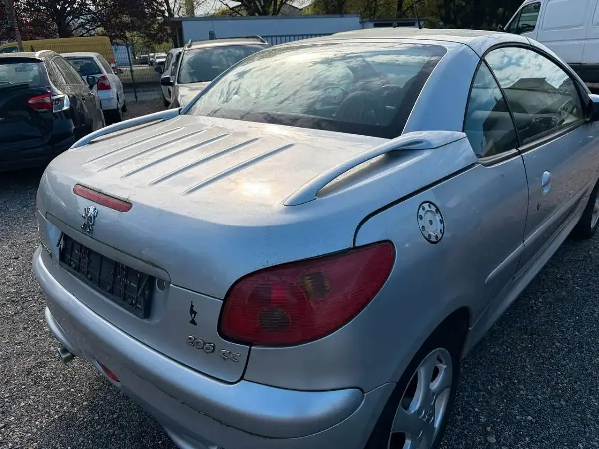 Gebraucht Peugeot 206 CC Platinum 109 PS (80 kW) 2003 Silber Cabrio