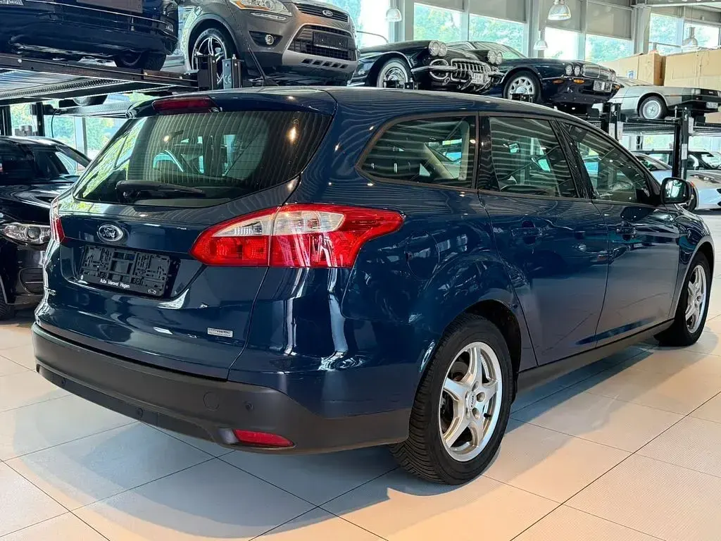 Gebraucht Ford Focus 95 PS (69 kW) 2013 Blau Limousine