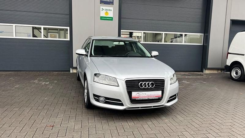 Gebraucht Audi A3 Attraction 105 PS (77 kW) 2012 Silber Kleinwagen
