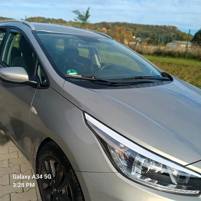 Beige Gebraucht 2016 Kia Ceed Turbo Kombi | 7.899 € (Guter Preis) - Bild 1/4