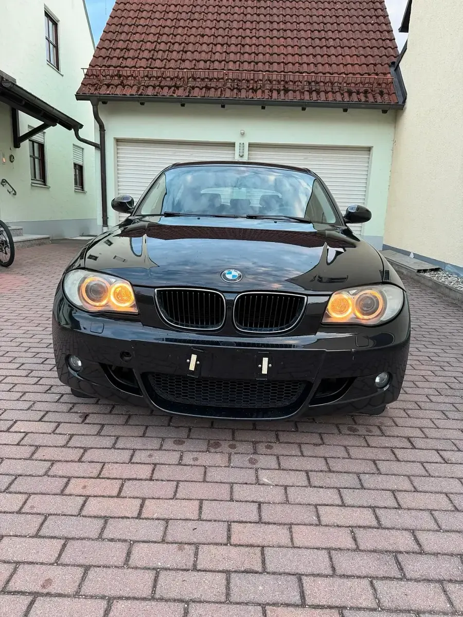Gebraucht BMW 120 177 PS (130 kW) 2008 Schwarz Kleinwagen