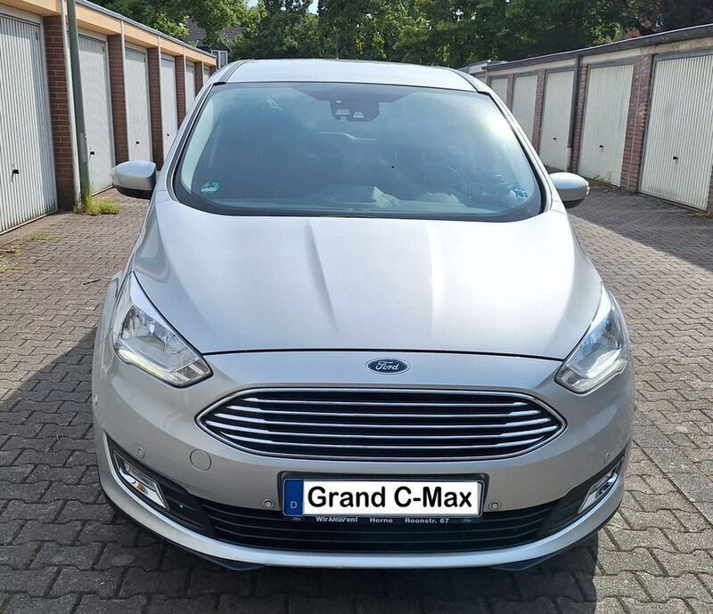 Silber Gebraucht 2018 Ford Grand C-Max Titanium Van / Kleinbus | 12.900 € (Guter Preis) - Bild 1/4