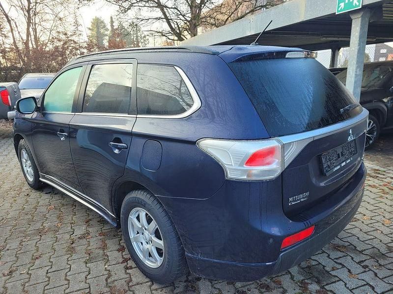 Gebraucht Mitsubishi Outlander Invite 150 PS (110 kW) 2013 Blau SUV