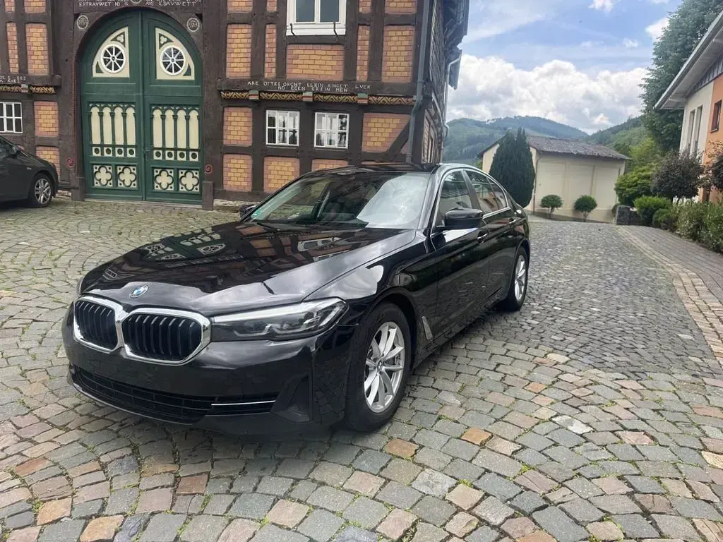 Gebraucht BMW 540 Sport Line 340 PS (250 kW) 2022 Schwarz Limousine