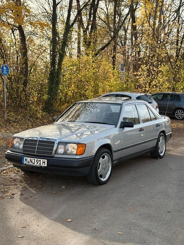 Gebraucht Mercedes E230 AMG 132 PS (97 kW) 1989 Silber Limousine