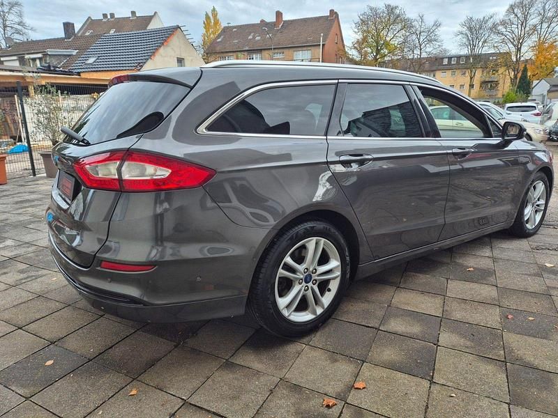 Gebraucht Ford Mondeo Titanium 150 PS (110 kW) 2015 Grau Kombi