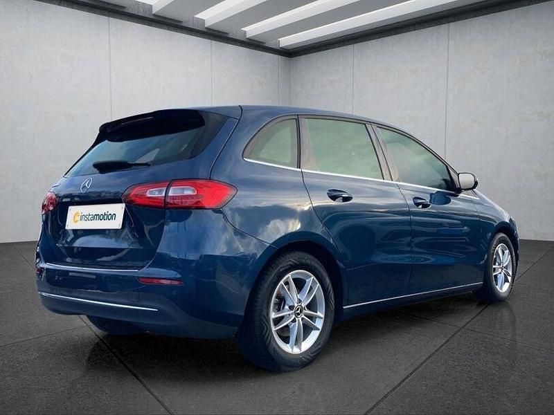 Gebraucht Mercedes B200 150 PS (110 kW) 2019 Blau Van / Kleinbus