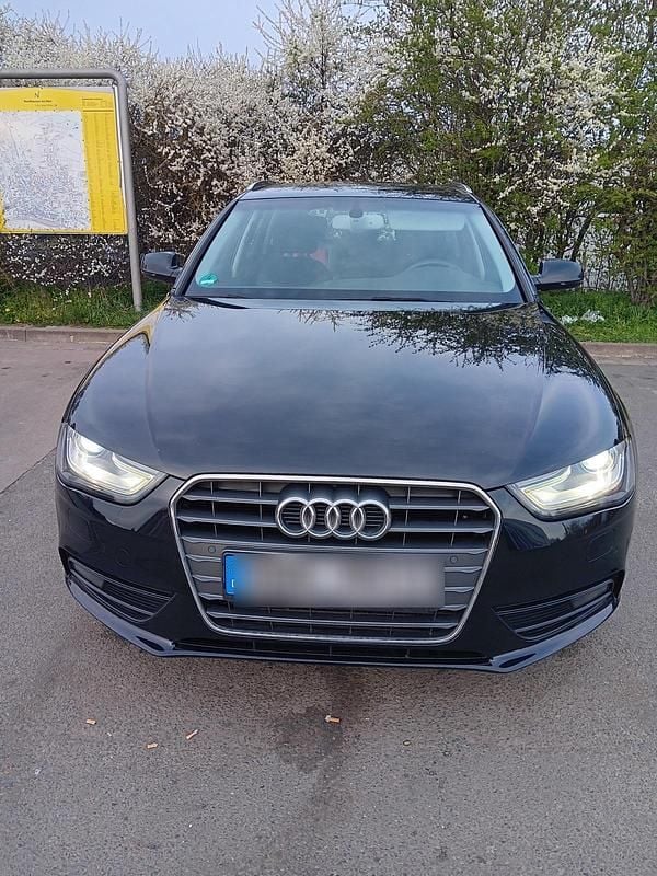 Gebraucht Audi A4 120 PS (88 kW) 2013 Schwarz Limousine