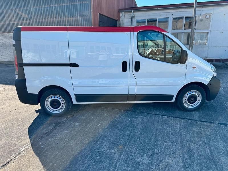 Gebraucht Opel Vivaro 101 PS (74 kW) 2005 Weiß Van / Kleinbus