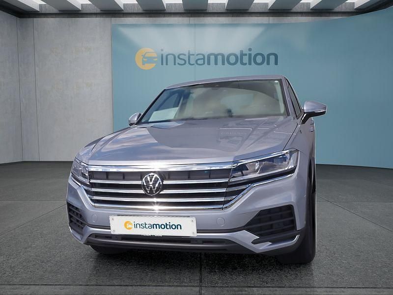 Silber Gebraucht 2025 VW Touareg SUV | 61.449 € (Superpreis) - Bild 1/4