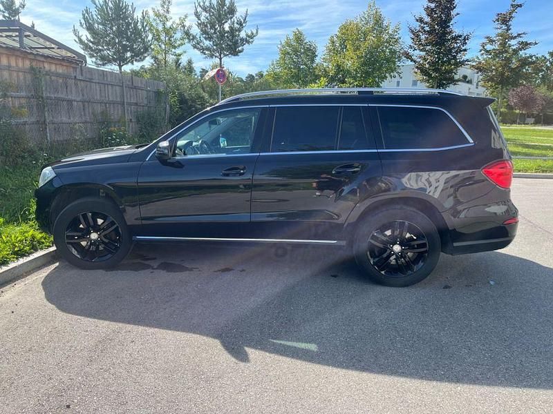 Schwarz Gebraucht 2013 Mercedes GL350 SUV | 17.500 € (Guter Preis) - Bild 1/4