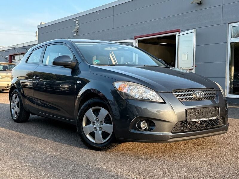 Second-hand Kia Ceed 116 CP (85 kW) 2008 Gri Hatchback
